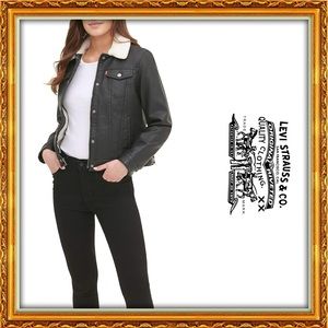 EUC | Levi's Women's Classic Lined Trucker Jacket!!